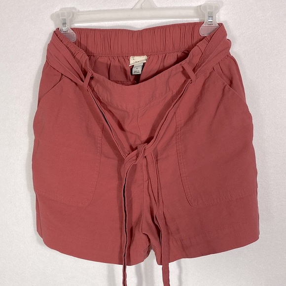 A New Day shorts with tie belt size small - Picture 8 of 9